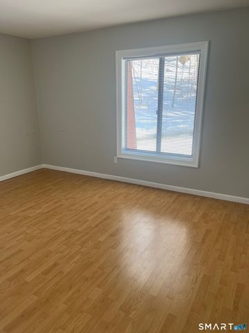 85 Woodsedge Drive APT 3C, Newington, CT 06111