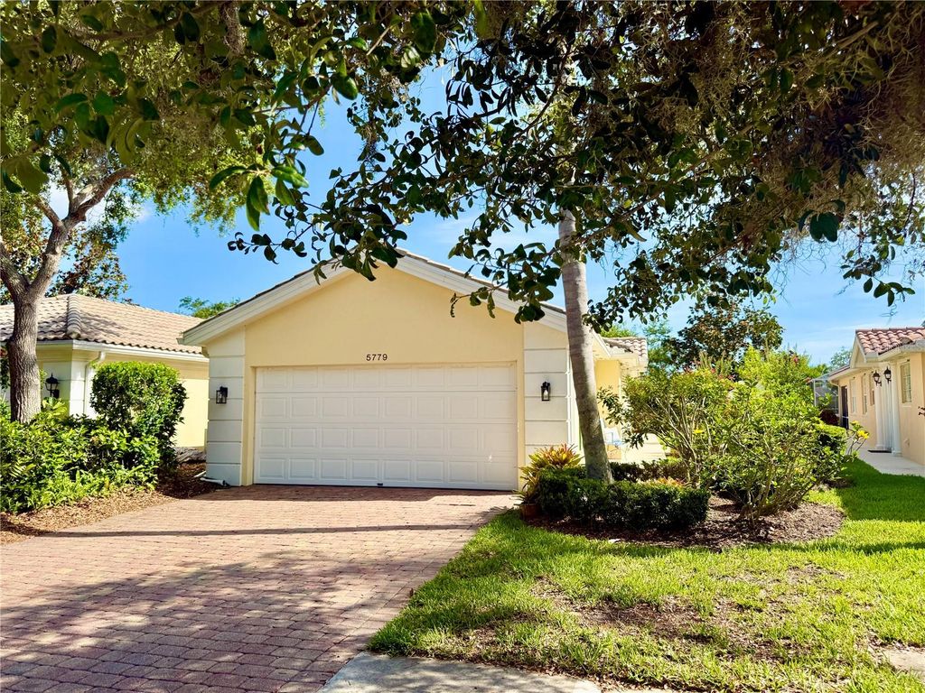 5779 IVREA DRIVE, Sarasota, FL 34238