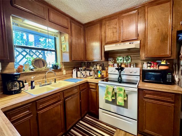 1347 Cardinal Lane, Trinity, TX 75862