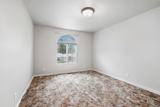 2296 Julie Ln, Twin Falls, ID 83301