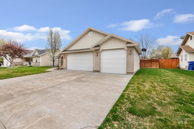2296 Julie Ln, Twin Falls, ID 83301