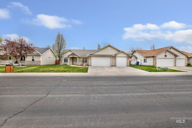 2296 Julie Ln, Twin Falls, ID 83301