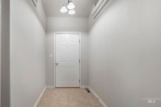 2296 Julie Ln, Twin Falls, ID 83301