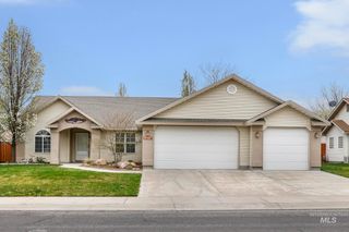 2296 Julie Ln, Twin Falls, ID 83301
