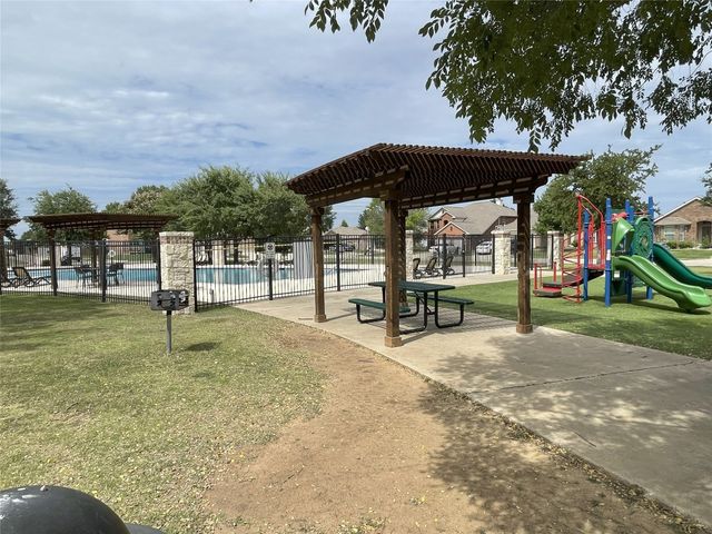 160 Angus Drive, Cross Roads, TX 76227