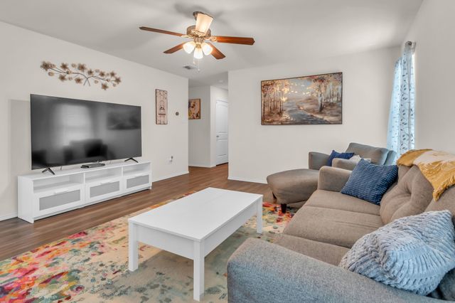 209 Wishbone Lane, Fort Worth, TX 76052