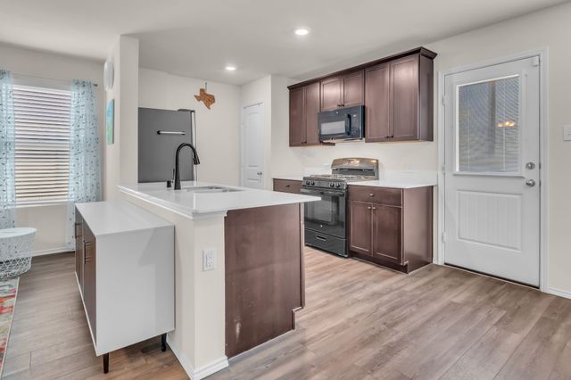 209 Wishbone Lane, Fort Worth, TX 76052