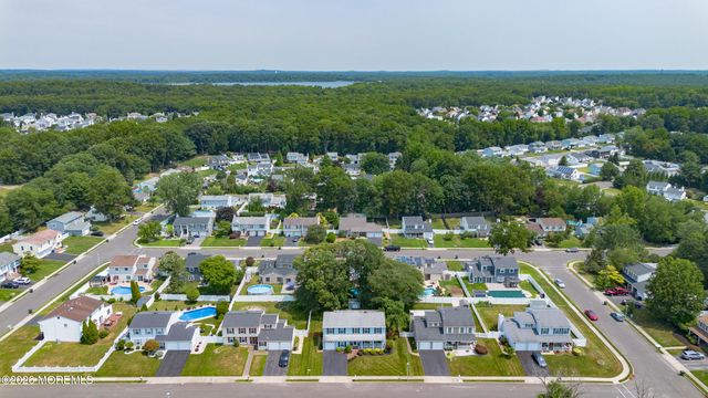 8 Petal Patch Trail, Howell, NJ 07731