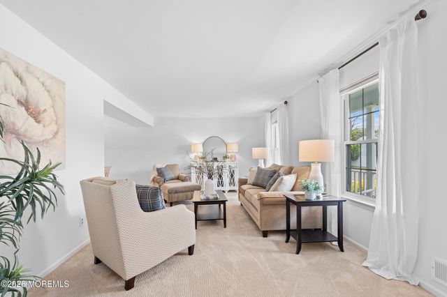 8 Petal Patch Trail, Howell, NJ 07731