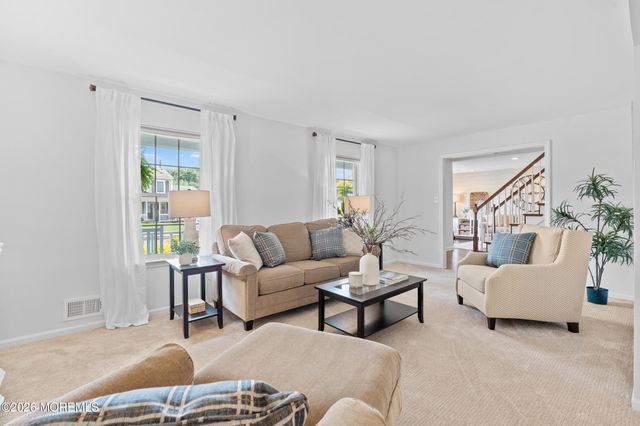 8 Petal Patch Trail, Howell, NJ 07731