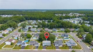 8 Petal Patch Trail, Howell, NJ 07731
