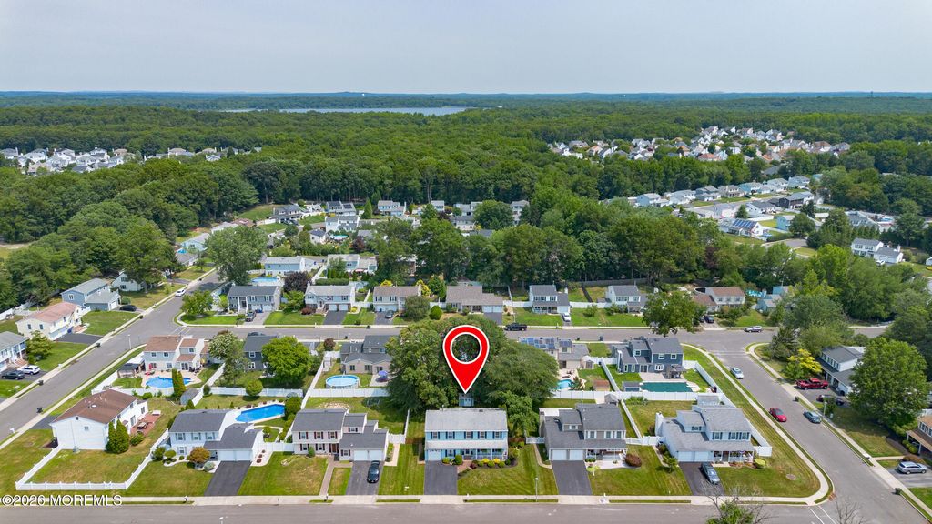 8 Petal Patch Trail, Howell, NJ 07731