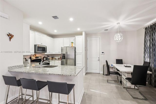 10828 SW 235 St, Miami, FL 33032