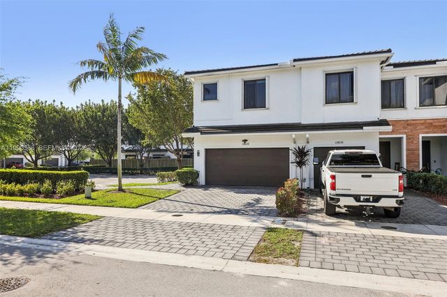 10828 SW 235 St, Miami, FL 33032