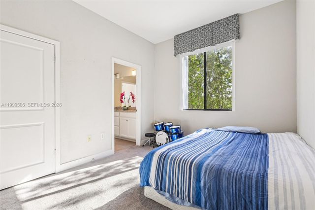 10828 SW 235 St, Miami, FL 33032