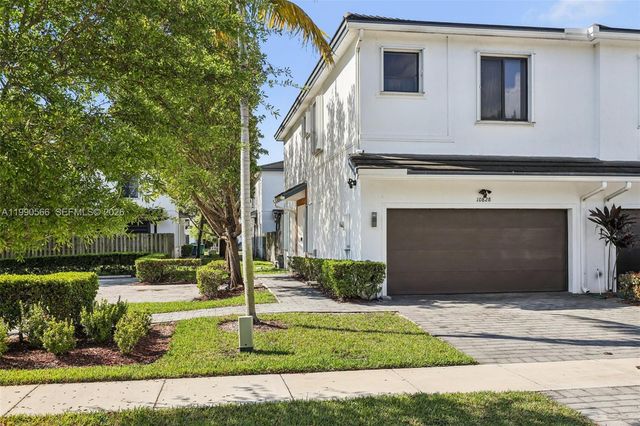 10828 SW 235 St, Miami, FL 33032
