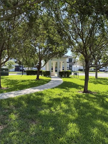 10828 SW 235 St, Miami, FL 33032