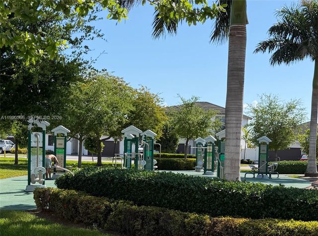 10828 SW 235 St, Miami, FL 33032