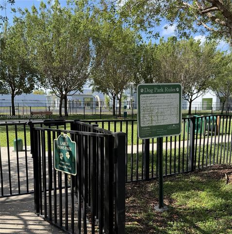 10828 SW 235 St, Miami, FL 33032