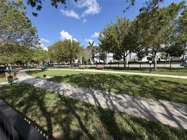 10828 SW 235 St, Miami, FL 33032