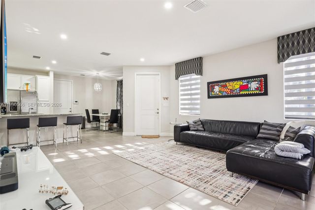 10828 SW 235 St, Miami, FL 33032