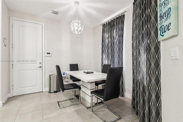 10828 SW 235 St, Miami, FL 33032