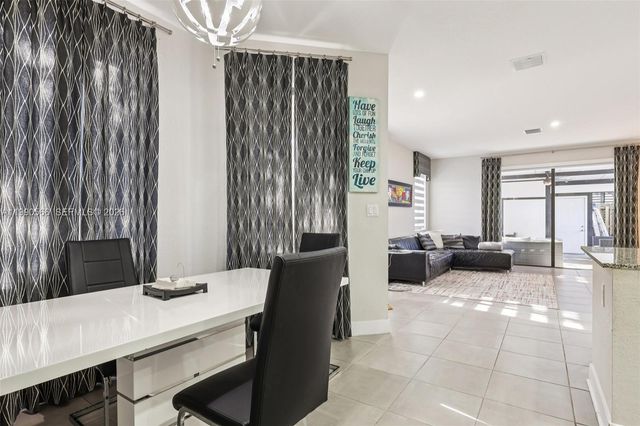 10828 SW 235 St, Miami, FL 33032