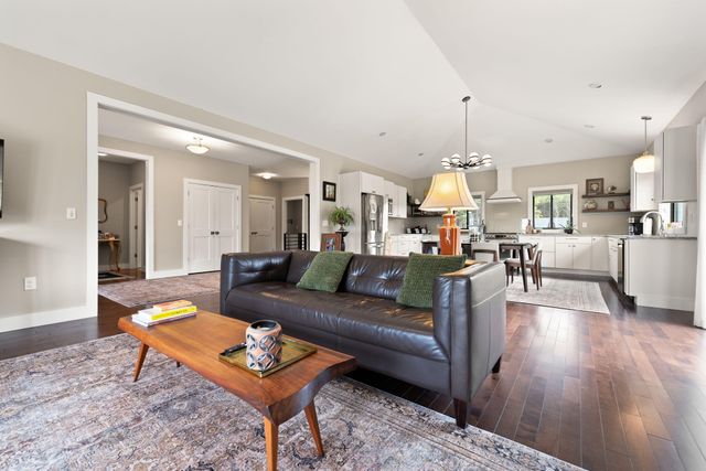 133 Lakeshore Drive, Russell Springs, KY 42642