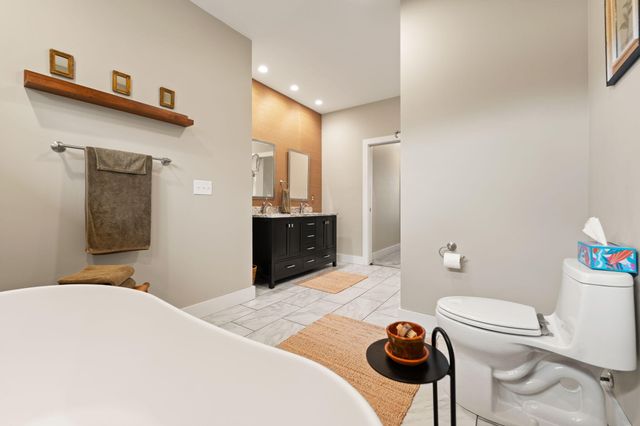 133 Lakeshore Drive, Russell Springs, KY 42642