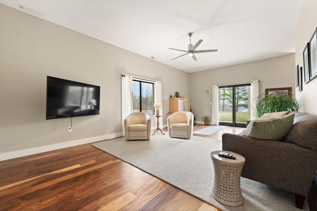 133 Lakeshore Drive, Russell Springs, KY 42642