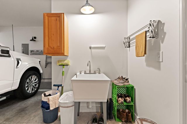 133 Lakeshore Drive, Russell Springs, KY 42642