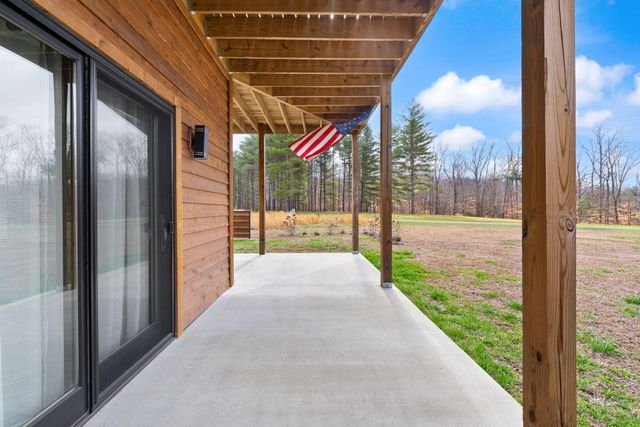 133 Lakeshore Drive, Russell Springs, KY 42642