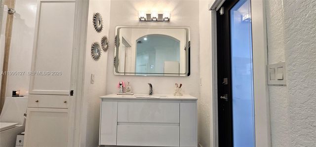 21203 SW 124th Pl, Miami, FL 33177