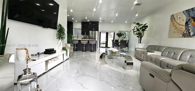 21203 SW 124th Pl, Miami, FL 33177