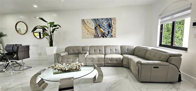 21203 SW 124th Pl, Miami, FL 33177