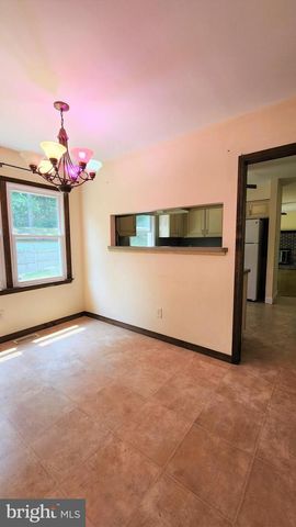 408 DEPTFORD RD, Glassboro, NJ 08028