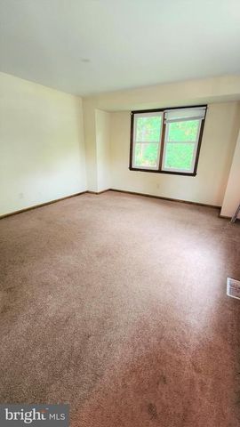 408 DEPTFORD RD, Glassboro, NJ 08028