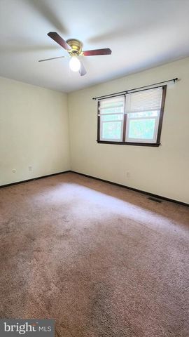 408 DEPTFORD RD, Glassboro, NJ 08028