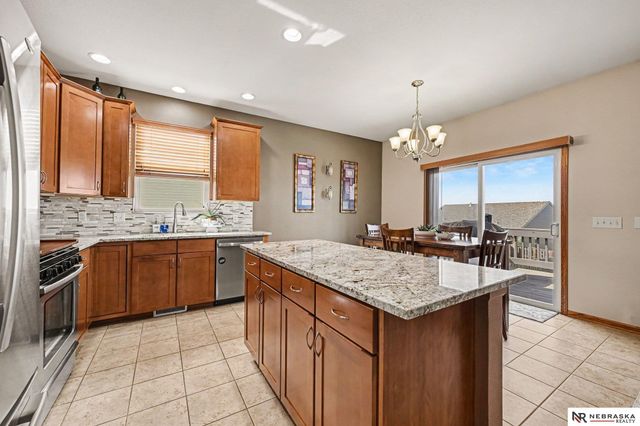 8902 N 158th Street, Bennington, NE 68007