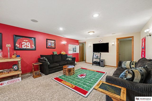 8902 N 158th Street, Bennington, NE 68007