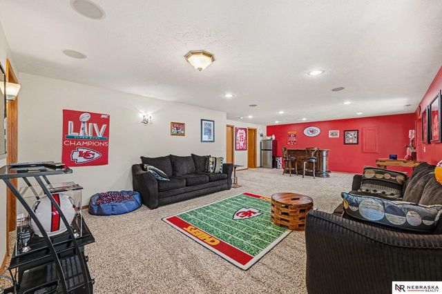8902 N 158th Street, Bennington, NE 68007