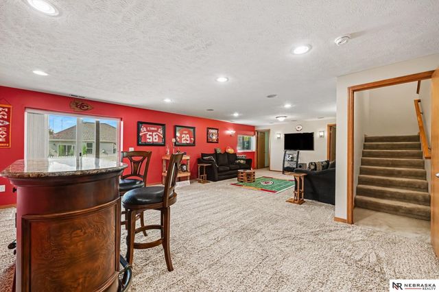 8902 N 158th Street, Bennington, NE 68007