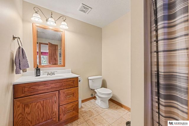8902 N 158th Street, Bennington, NE 68007