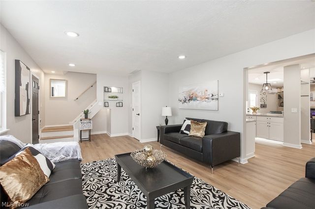 25046 Buckthorn Road, Bedford Heights, OH 44146