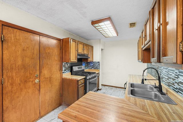 8118 Laurel Bend, San Antonio, TX 78250