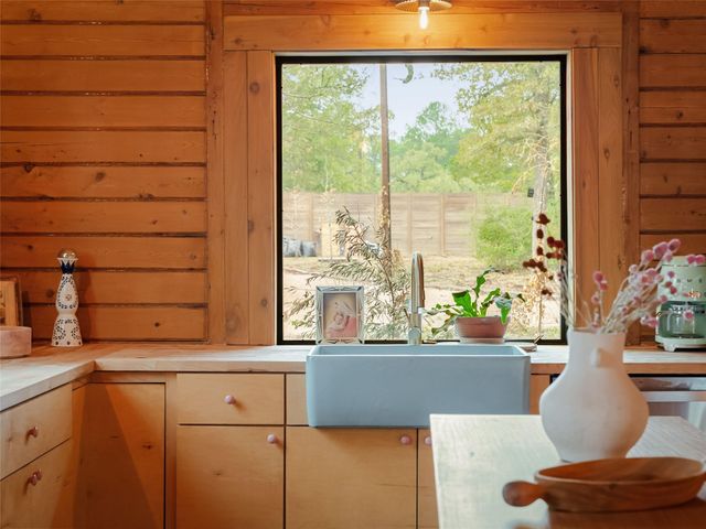 127 Marina RD, Smithville, TX 78957