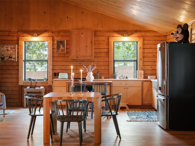 127 Marina RD, Smithville, TX 78957