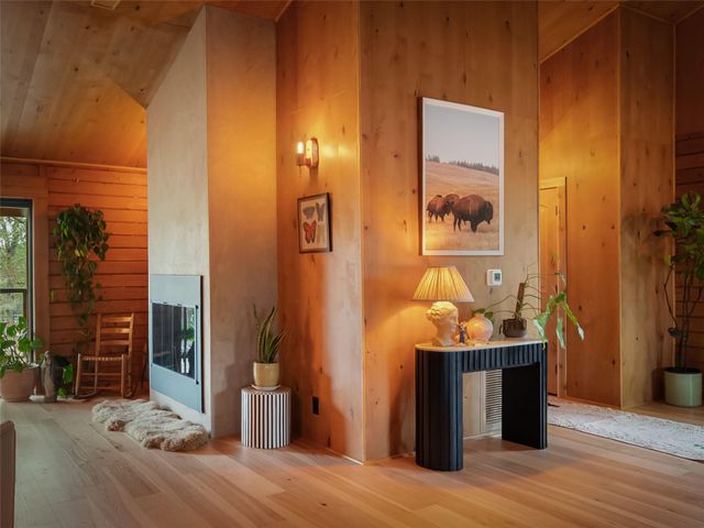 127 Marina RD, Smithville, TX 78957