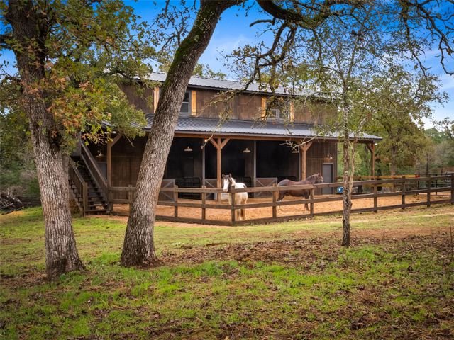 127 Marina RD, Smithville, TX 78957