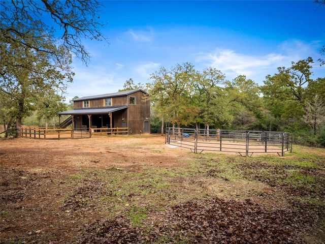 127 Marina RD, Smithville, TX 78957
